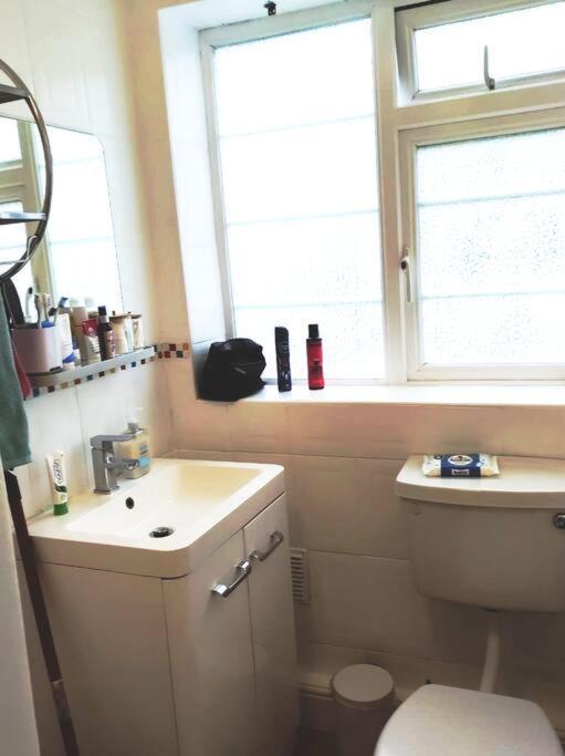 Ferienwohnung 2 Bed Flat Near Station With Parking&Comgarden Sutton  Exterior foto